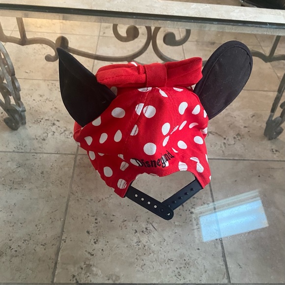 Disney  Minnie Mouse ear hat - Picture 2 of 4